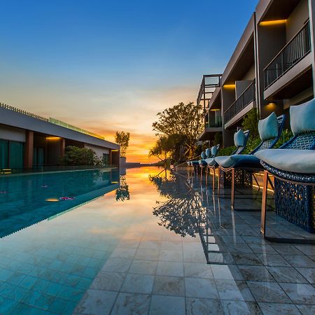 Fusion Suites Phuket Patong Ngoại thất bức ảnh The swimming pool at the hotel