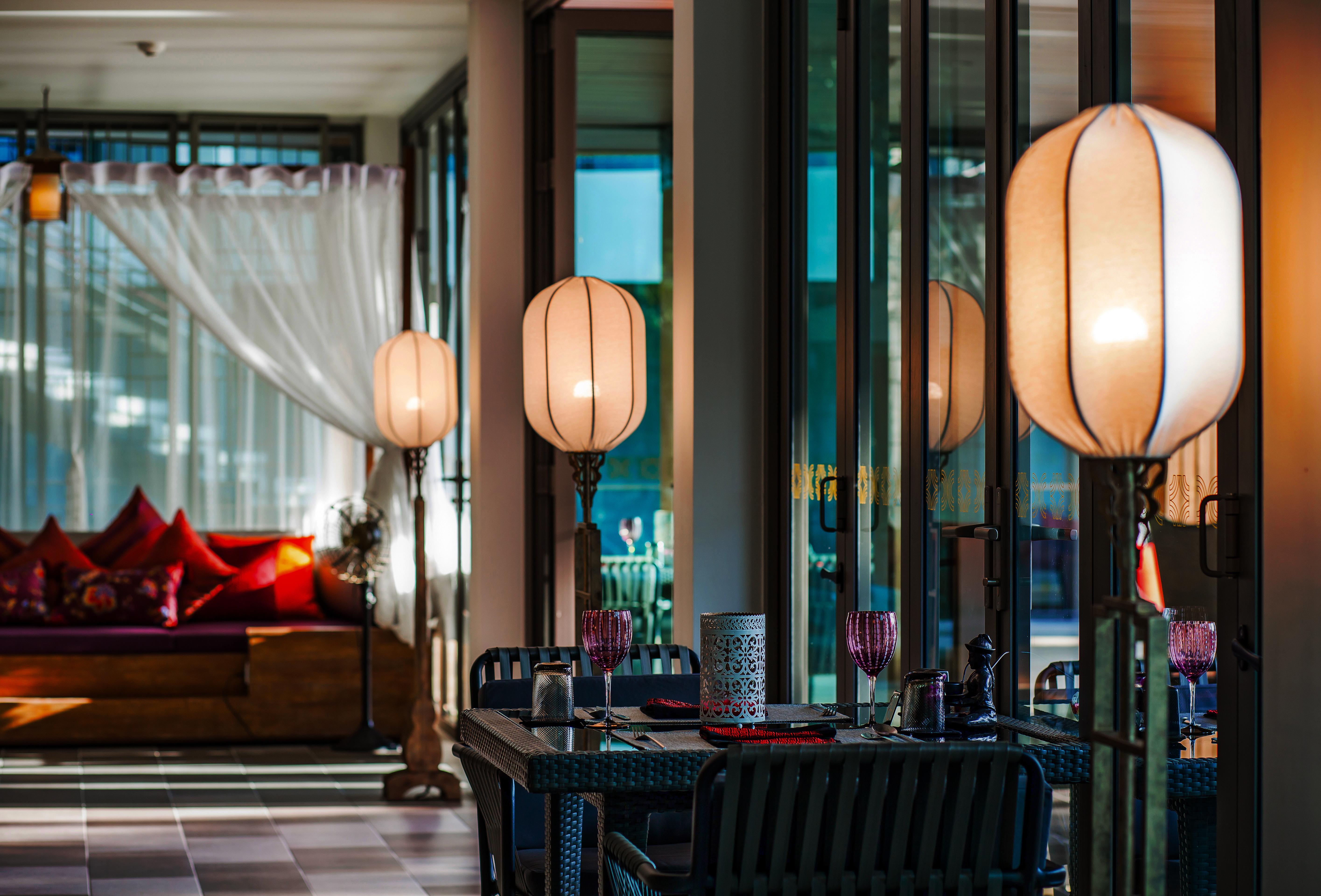 Fusion Suites Phuket Patong Ngoại thất bức ảnh The interior of the restaurant