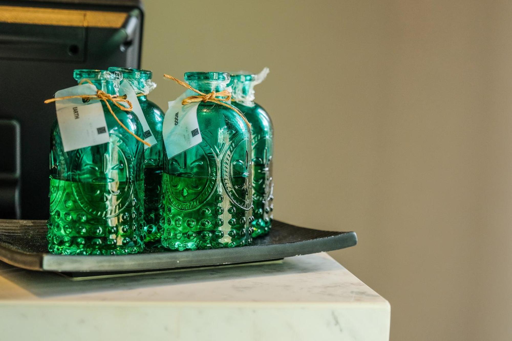 Fusion Suites Phuket Patong Ngoại thất bức ảnh Bottles of absinthe