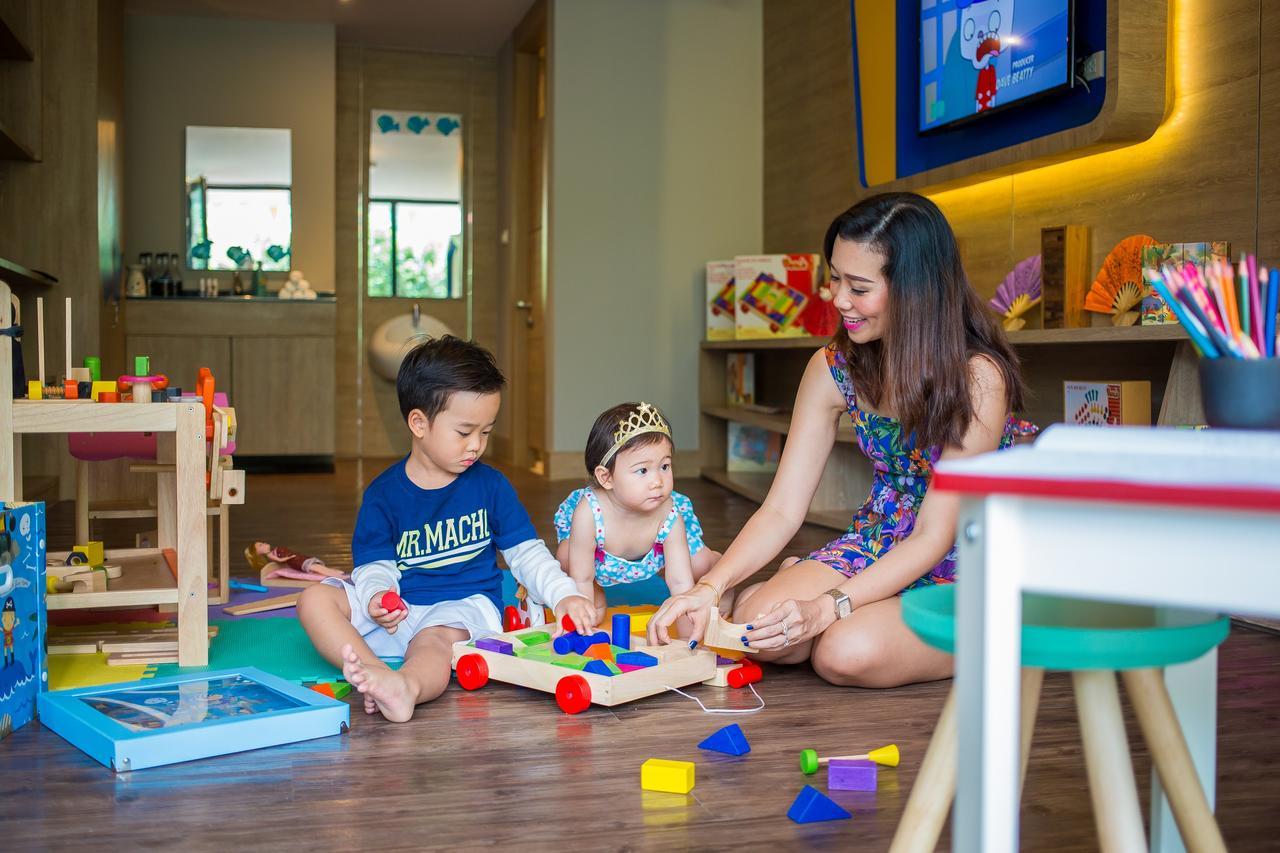 Fusion Suites Phuket Patong Ngoại thất bức ảnh Parents and children at the club