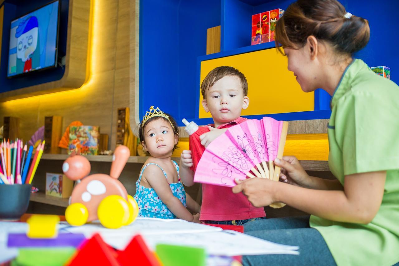 Fusion Suites Phuket Patong Ngoại thất bức ảnh Childcare at the airport
