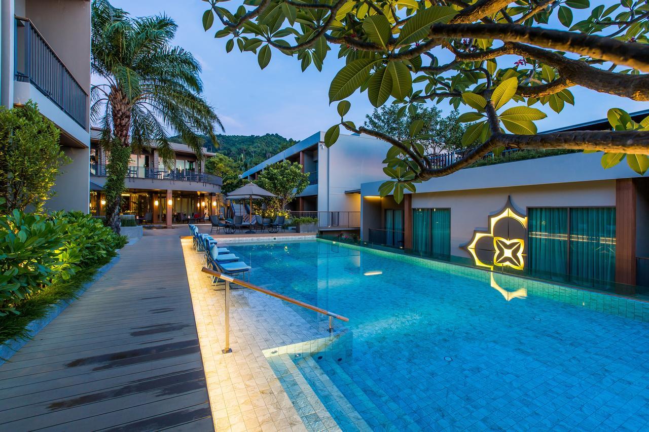 Fusion Suites Phuket Patong Ngoại thất bức ảnh The swimming pool at the hotel