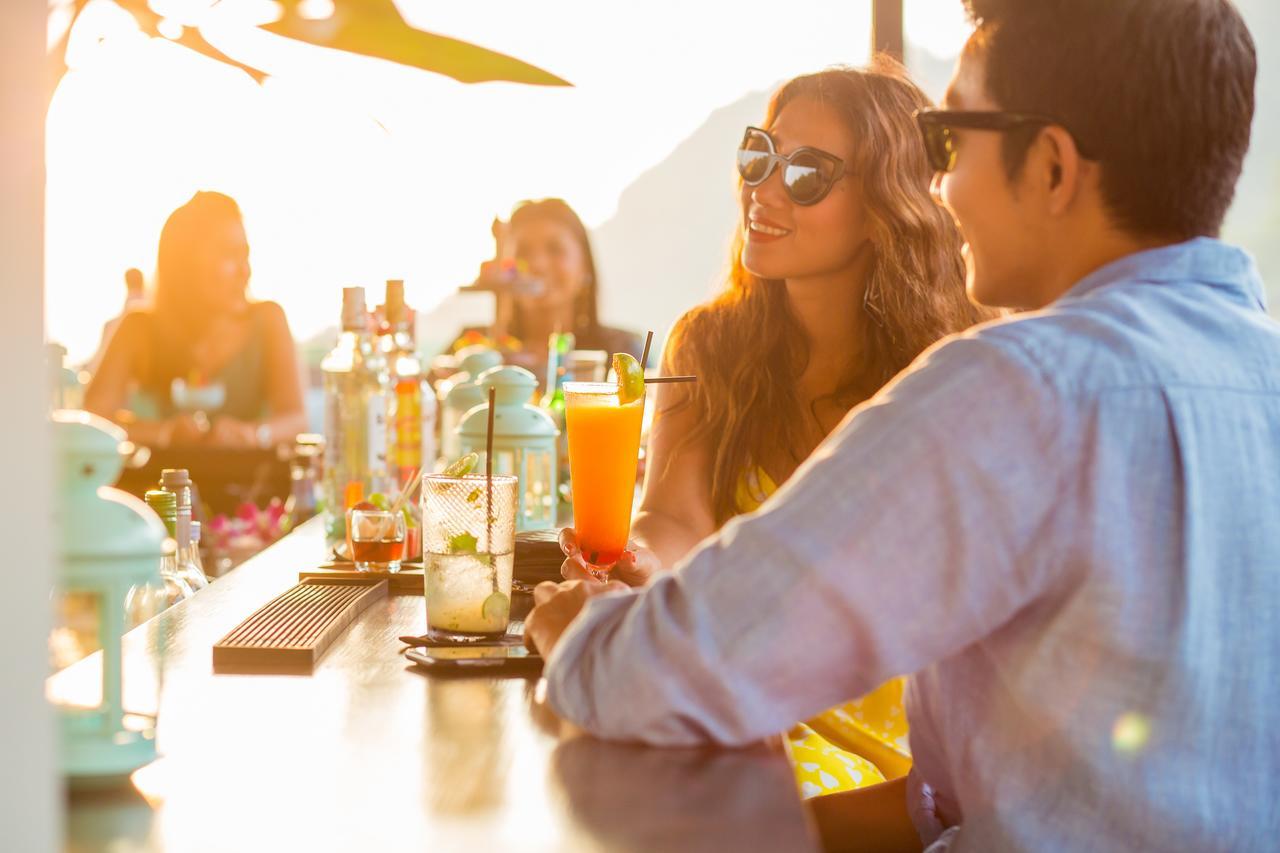 Fusion Suites Phuket Patong Ngoại thất bức ảnh The bar at the 1011 Hotel
